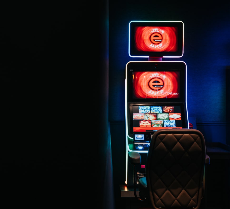 Machine Multi Dice Spinner au Casino Elite Quiévrain, alliant dés et slots.
